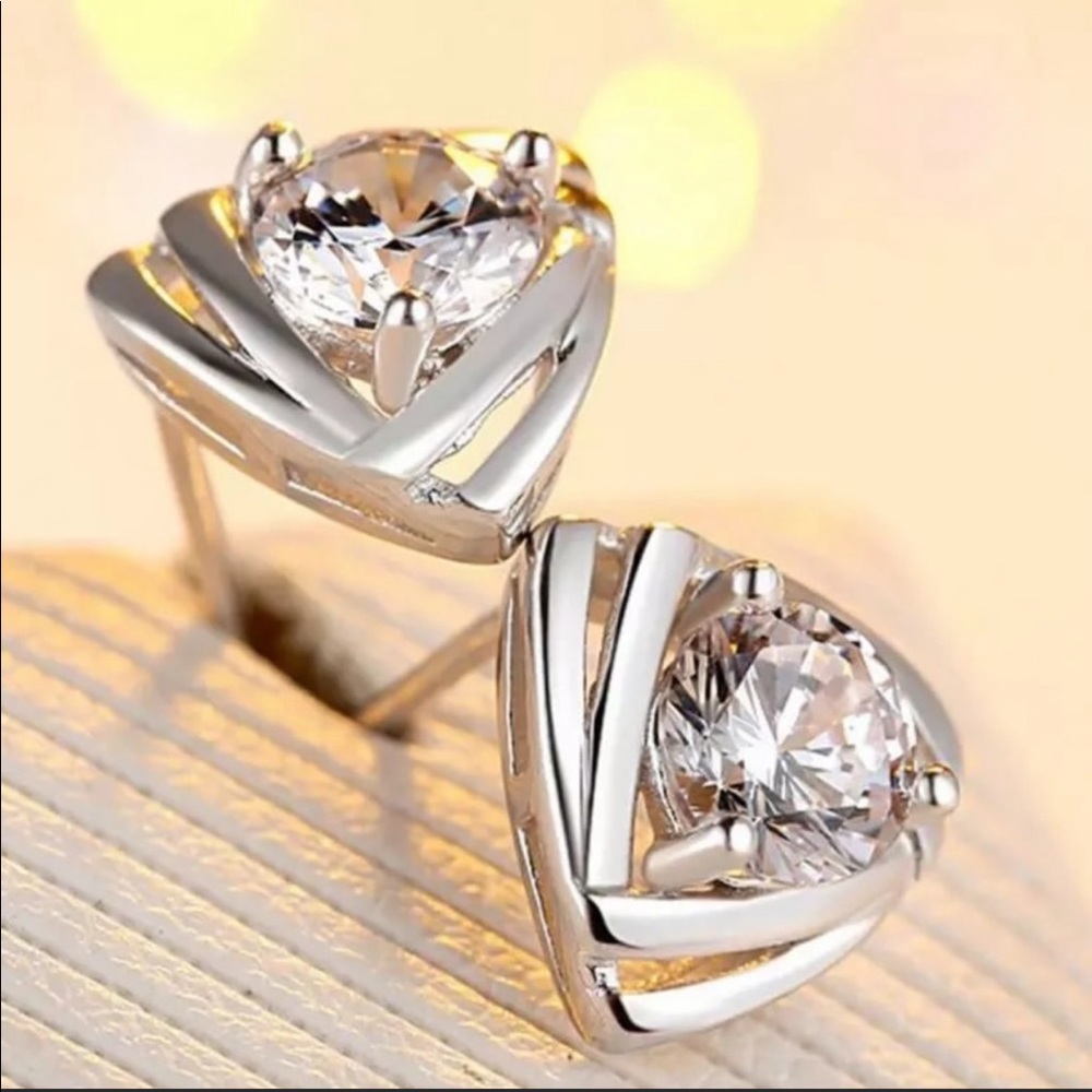 🌟 Sterling Silver 925 CZ Stud Earrings